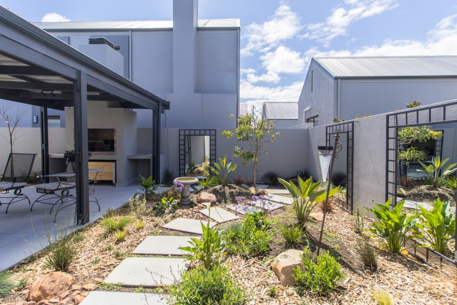 3 Bedroom Property for Sale in Aan de Wijnlanden Western Cape